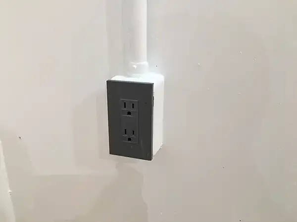 壁面のコンセント